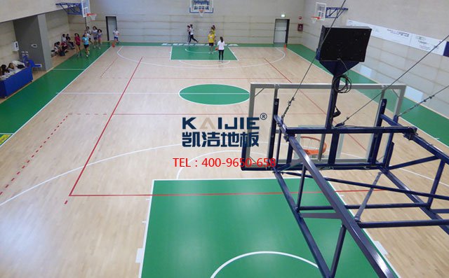 的體育專(zhuān)用運(yùn)動(dòng)木地板——?jiǎng)P潔地板