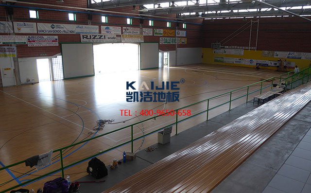 籃球館專用體育木地板廠家——?jiǎng)P潔體育木地板
