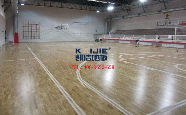為什么體育館都用專業(yè)的籃球場木地板？——凱潔地板