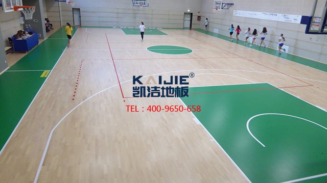 說好的體育館木地板售后服務(wù)呢，這又能怪誰——?jiǎng)P潔地板