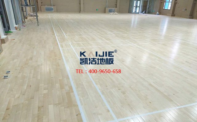 專業(yè)體育館木地板涮漆，得知道這些——?jiǎng)P潔地板