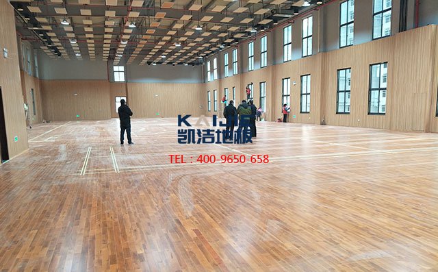 體育館木地板安裝施工藝，很全很專業(yè)——?jiǎng)P潔地板