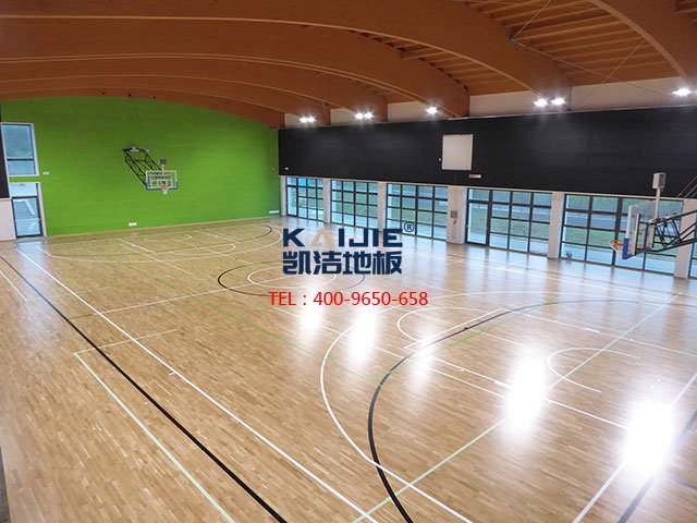 體育館木地板安裝施工藝，很全很專業(yè)——?jiǎng)P潔地板
