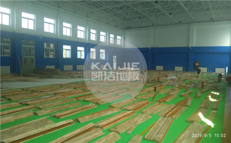 北京西城中學(xué)體育館運(yùn)動木地板項(xiàng)目圖片
