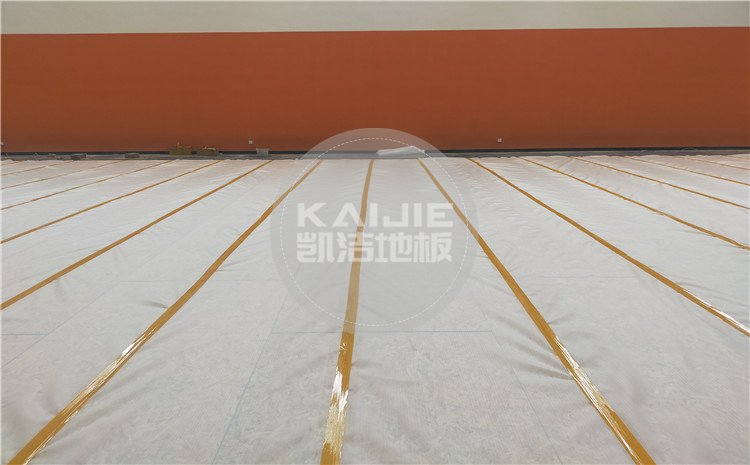 廣州天河區(qū)長(zhǎng)大公路培訓(xùn)學(xué)?；@球館木地板案例-凱潔體育地板