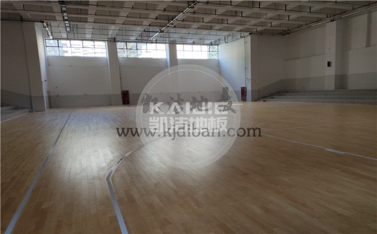 四川綿陽實驗中學(xué)體育館木地板項目-凱潔體育木地板廠家
