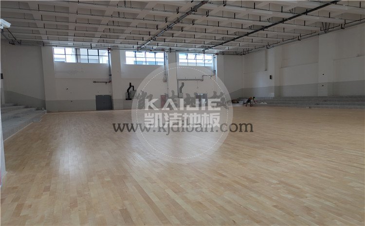 四川綿陽實驗中學(xué)體育館木地板項目-凱潔體育木地板廠家