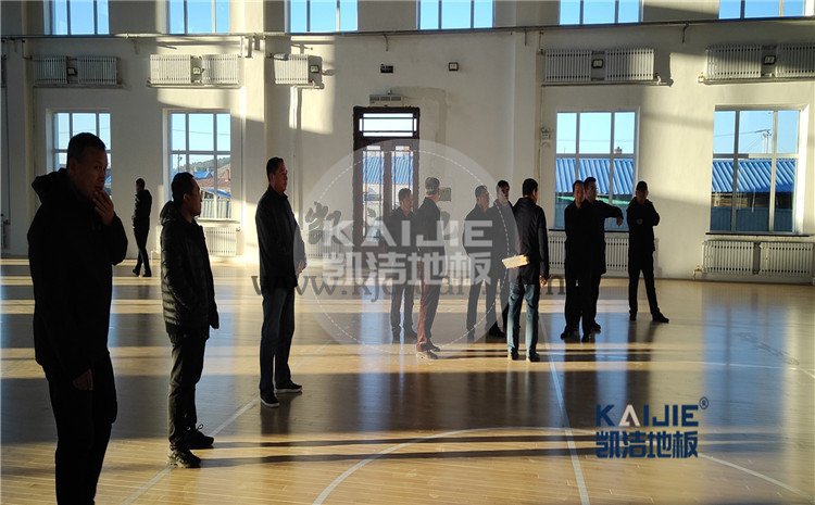 內(nèi)蒙古鄂倫春旗大楊樹(shù)林業(yè)局全民健身中心木地板案例